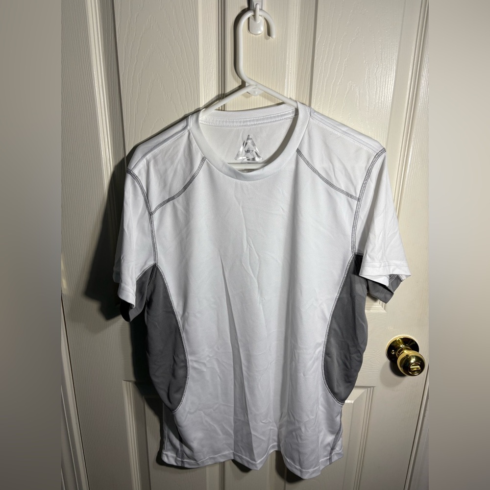 A87 Aeropostale White and Gray Performance Dry Fit Activewear Top